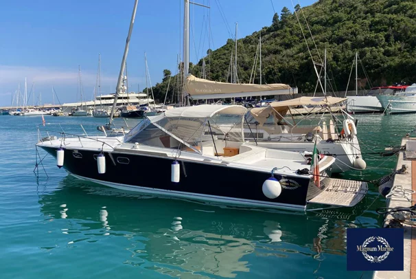Magnum Marine 38